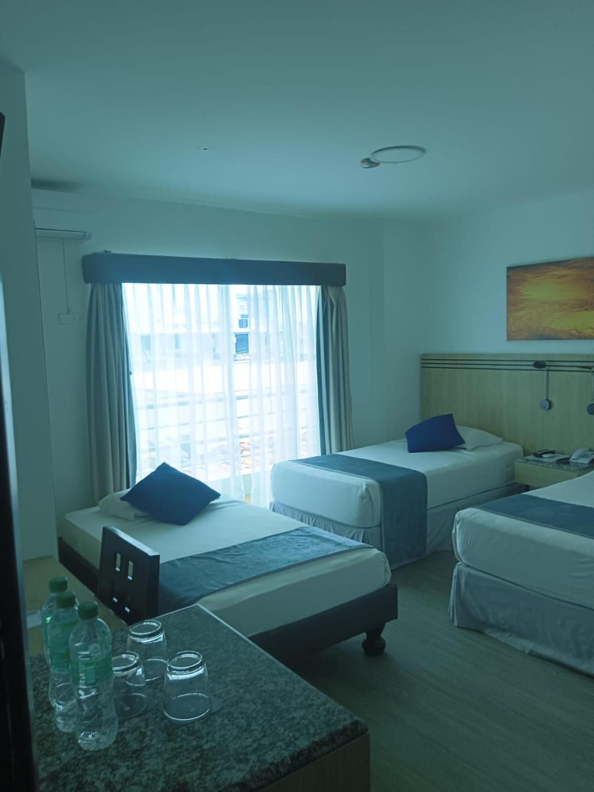 Hotel Mar Azul 曼塔 外观 照片